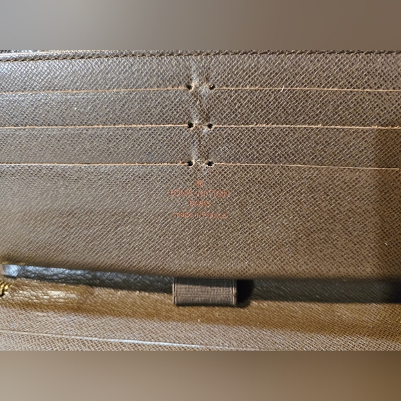 Louis Vuitton Checkered Brown Wallet - Picture 4 of 11